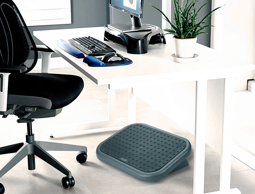 REPOSE-PIEDS Q-CONNECT RGLABLE AVEC REVTEMENT EN CAOUTCHOUC 450X330X85MM