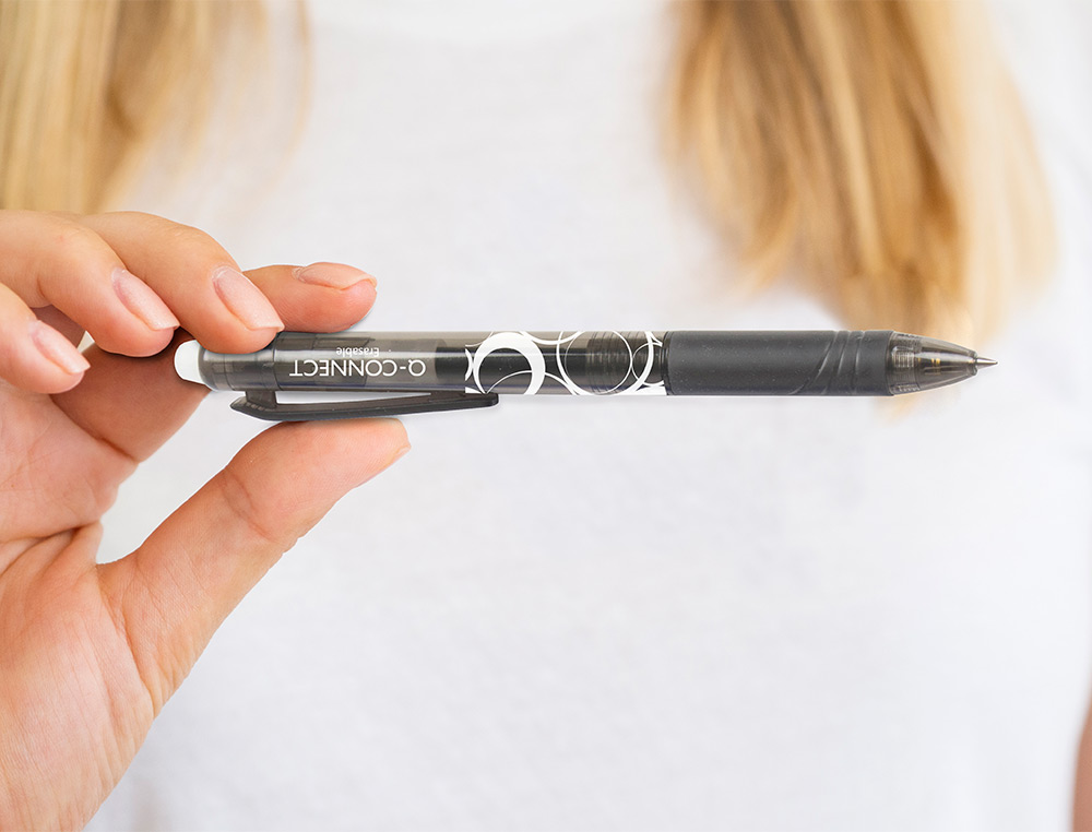 ROLLER Q-CONNECT CRITURE MOYENNE 0.7MM ENCRE EFFAABLE GRIP PRHENSION GOMME SERTIE COLORIS NOIR