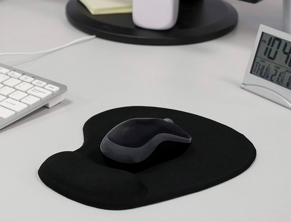 TAPIS SOURIS Q-CONNECT REPOSE-POIGNET MOUSSE AUGMENTE CONFORT FACILEMENT NETTOYABLE COLORIS NOIR