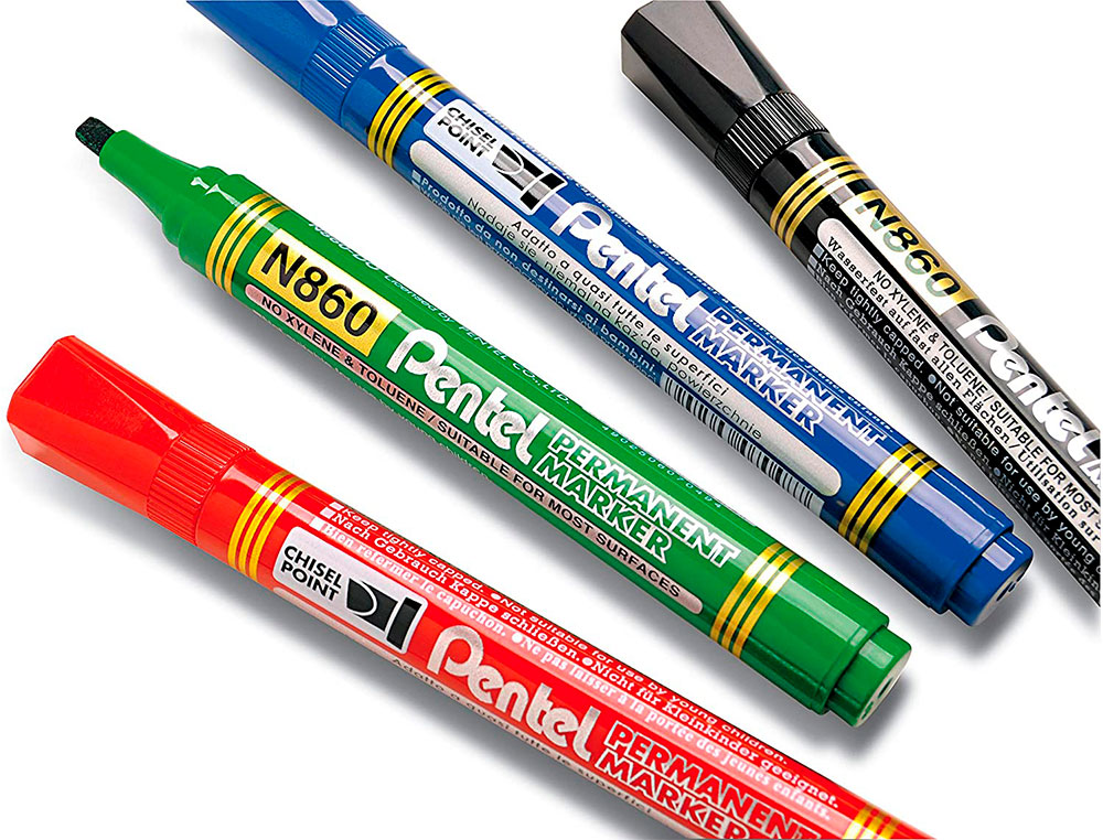 MARQUEUR PERMANENT PENTEL N860 POINTE BISEAUTEE MOYENNE ENCRE INDELEBILE POCHETTE 4   UNITES NOIR BLEU VERT ROUGE