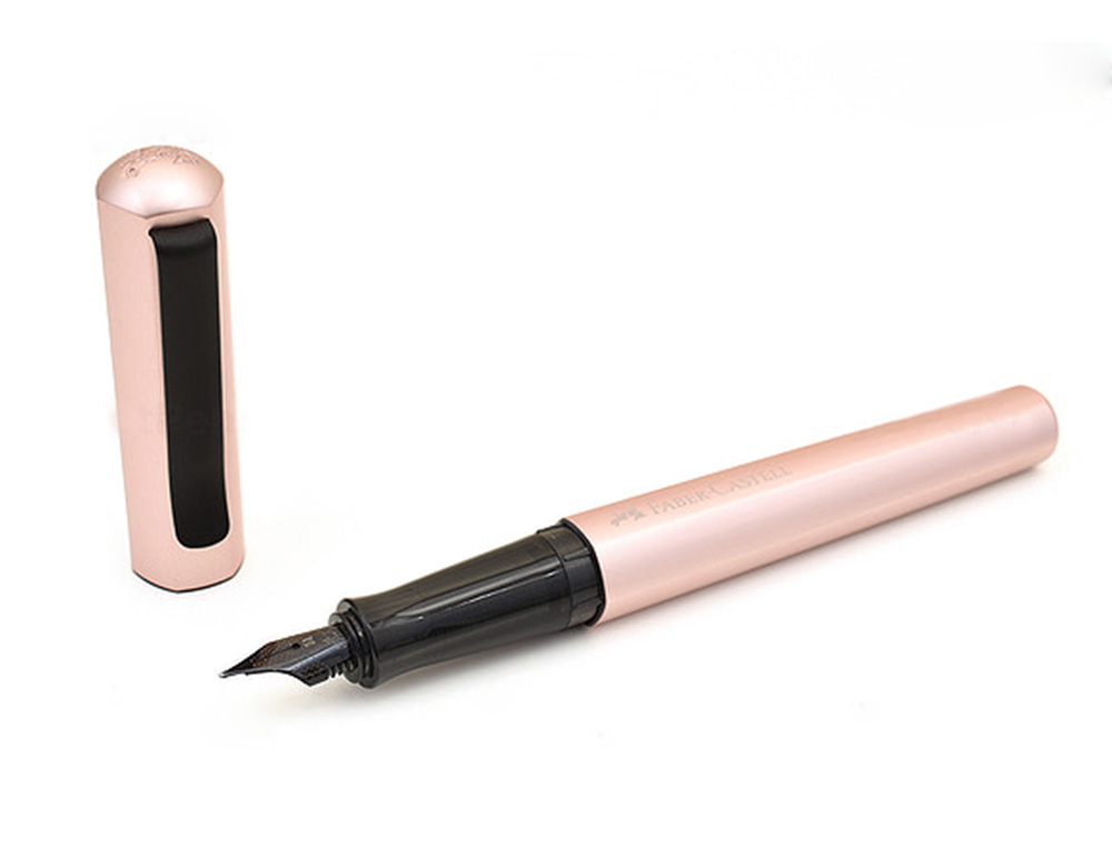 STYLO-PLUME FABER CASTELL HEXO POINTE MOYENNE EN ACIER  INOXIDABLE ROSE