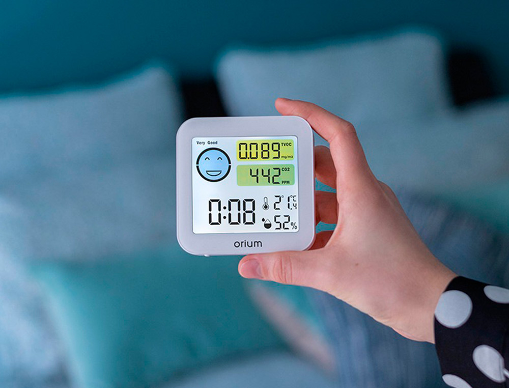 MESUREUR CEP DE CO2 ET C.O.V AVEC ECRAN LCD ET CAPTEUR     NDIR