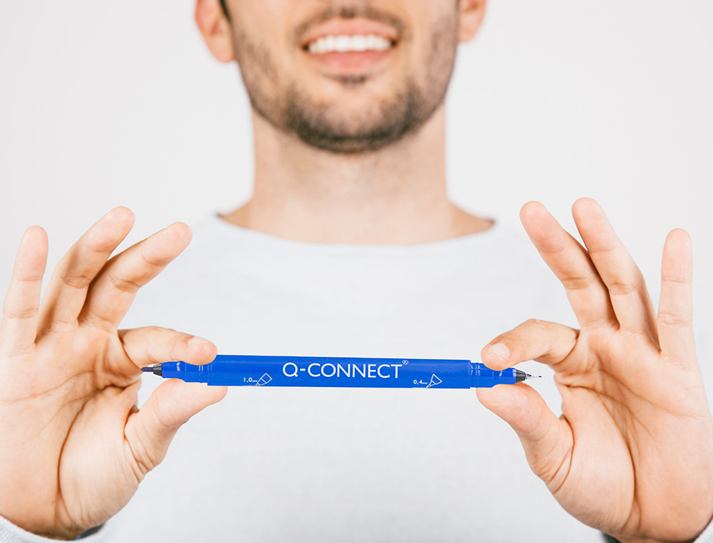 MARQUEUR PERMANENT Q-CONNECT POINTE DOUBLE 1MM  ET 0,4 MM  COLORIS BLEU