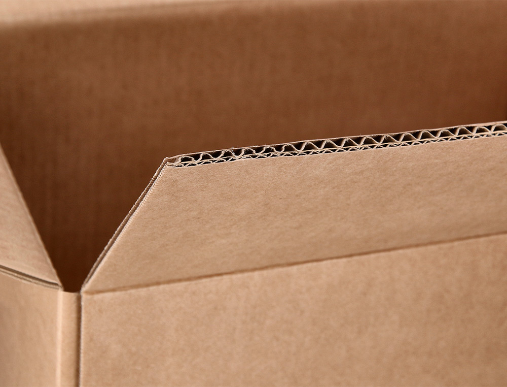CAISSE AMERICAINE Q-CONNECT AVEC POIGNEES CARTON RECYCLE CANNELURE 5MM 500X340X310MM COLORIS KRAFT