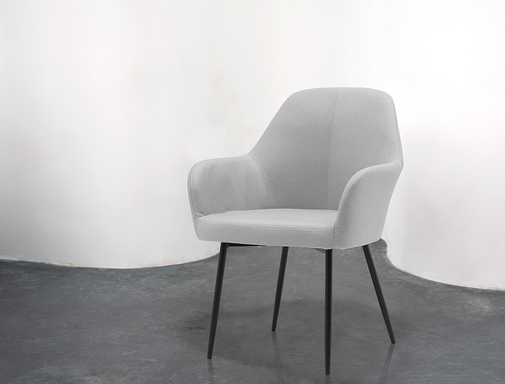CHAISE CONFIDENT Q-CONNECT SIEMIONE BASE METALLIQUE HAUT MAX 820 LARG 570 PROF 580 COLORIS GRIS CLAIR