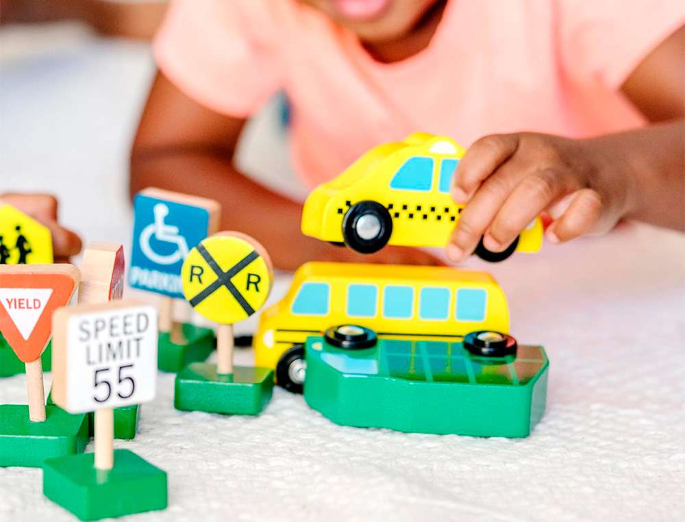JEU ENFANT IMAGINOVO VEHICULES ET PANNEAUX SIGNALISATION BOIS +3 ANS 16 PIECES 30X22X4 CM