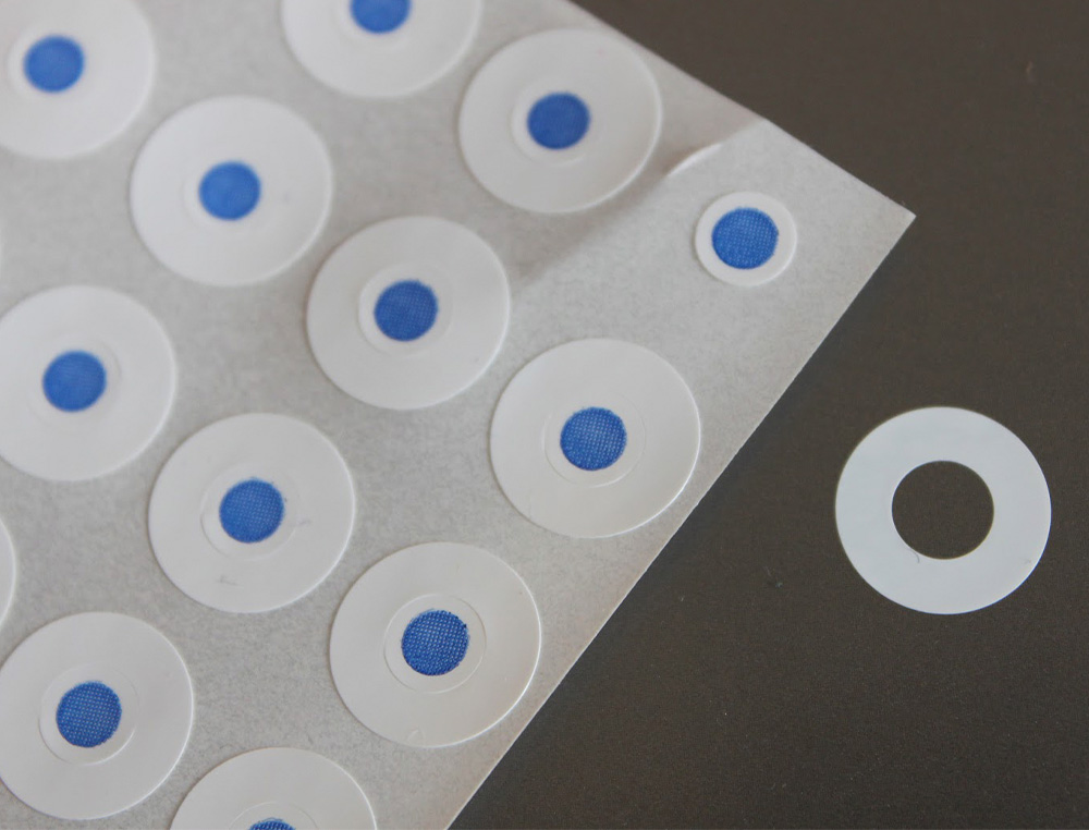 OEILLET ADHÉSIF APLI AGIPA FORMAT 13MM RENFORCEMENT DOCUMENTS PERFORÉS POCHETTE 120 UNITÉS